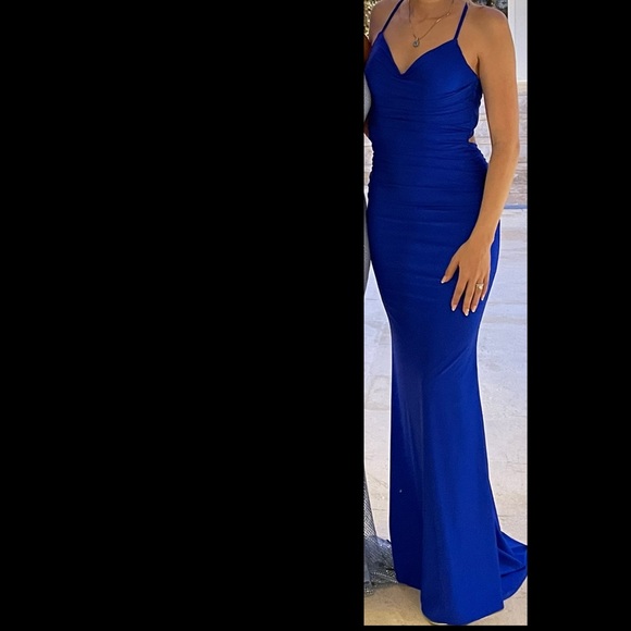 La Femme Strappy Back Ruched Trumpet Gown - Picture 3 of 3